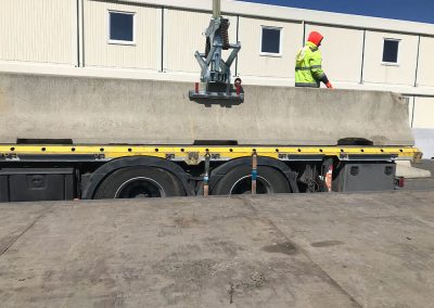 KLEŠTĚ NA BETONOVÁ SVODIDLA od Autodoprava Svatek Tábor